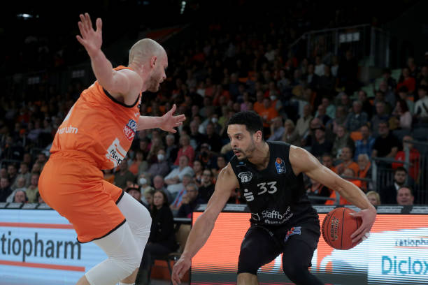 地势以山地 地势以山地