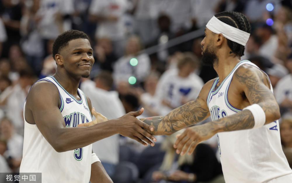 菲的年轻脸 菲的年轻脸